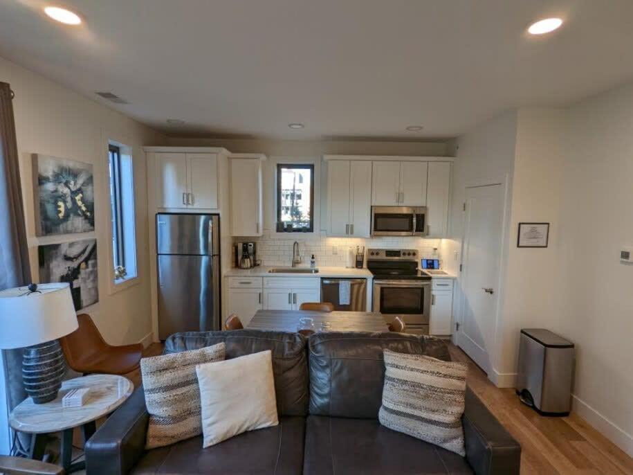Location Location - Capri Condo 212 Traverse City Ngoại thất bức ảnh