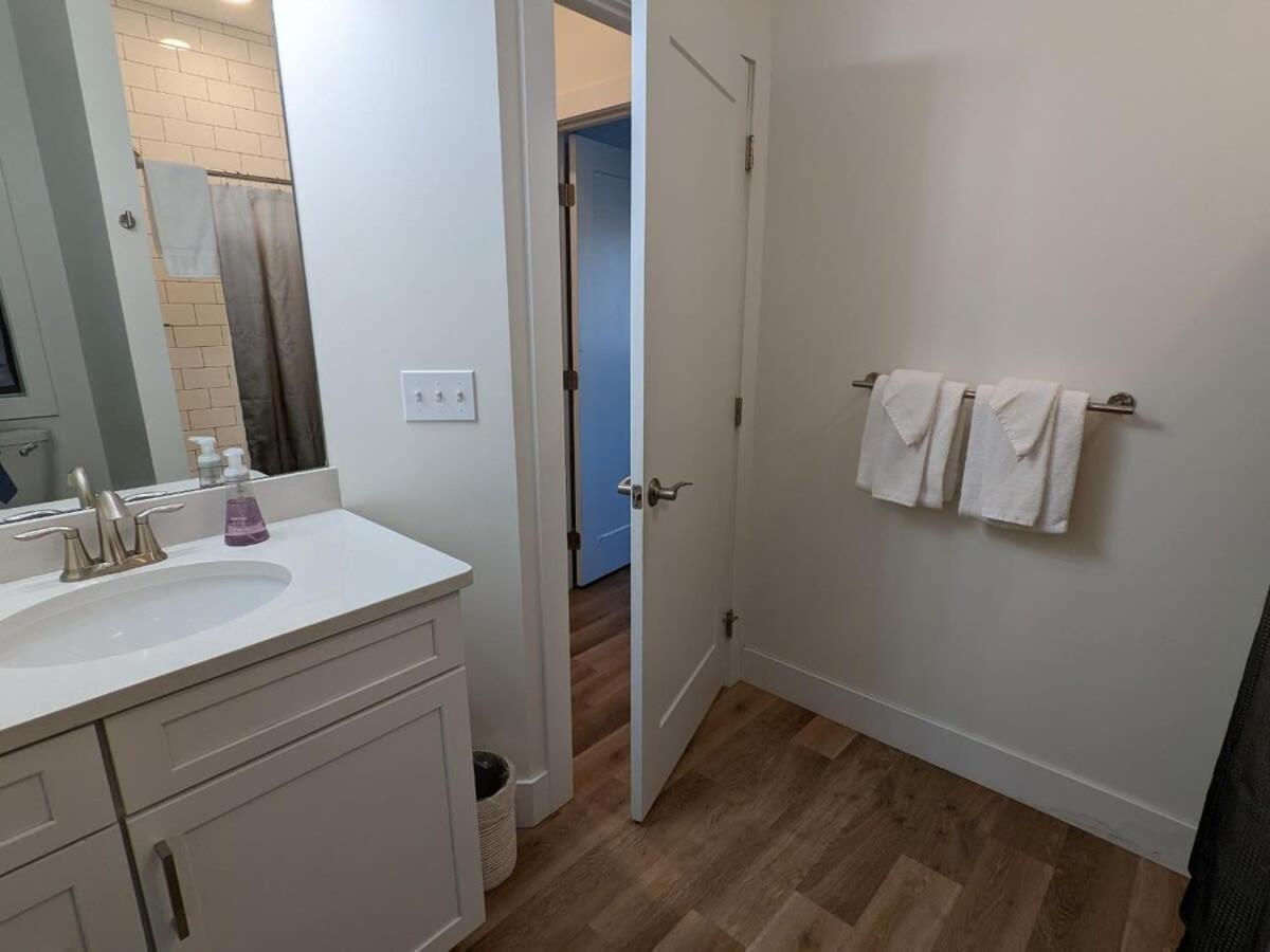 Location Location - Capri Condo 212 Traverse City Ngoại thất bức ảnh