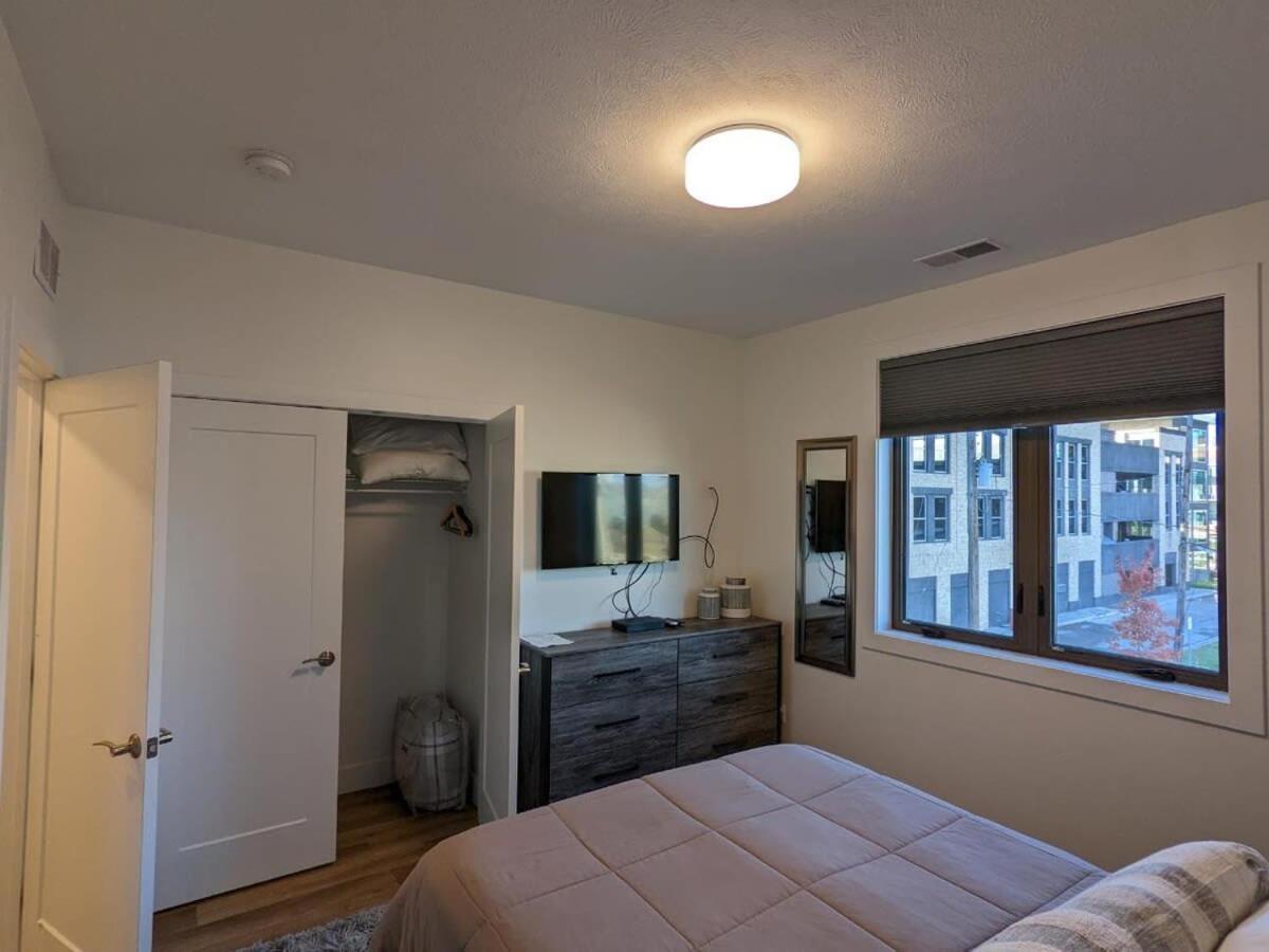 Location Location - Capri Condo 212 Traverse City Ngoại thất bức ảnh