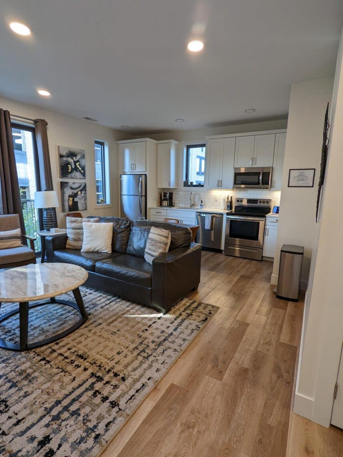 Location Location - Capri Condo 212 Traverse City Ngoại thất bức ảnh